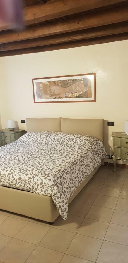 Elly'S House Villa เวโรนา ภายนอก รูปภาพ